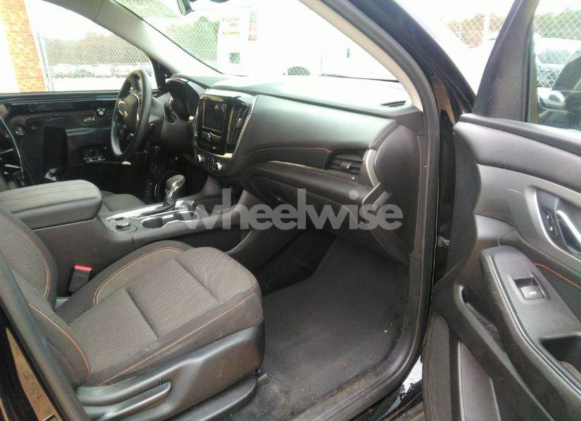 Photo 5 of 2021 Chevrolet Traverse FWD LS (VIN 1GNERFKW1MJ110692)