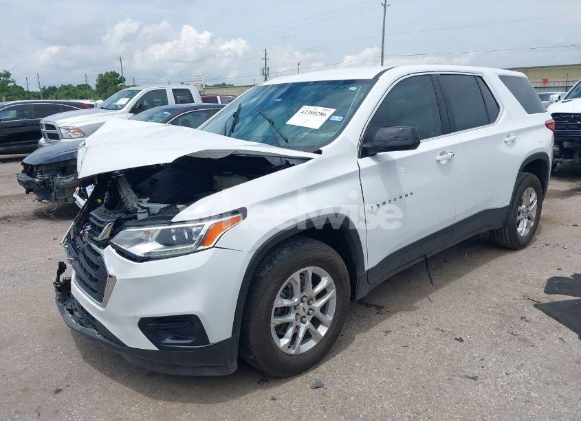 Photo 2 of 2021 Chevrolet Traverse FWD LS (VIN 1GNERFKW1MJ136984)