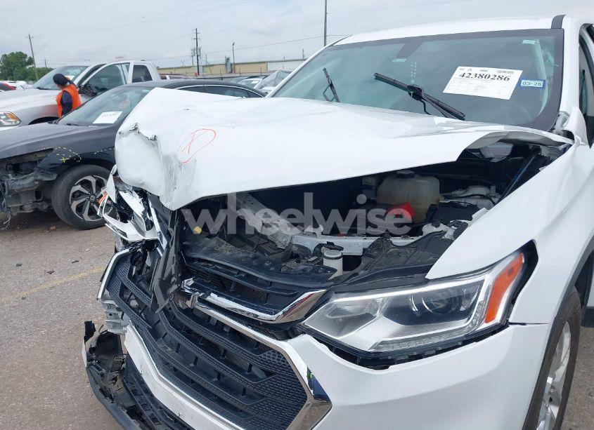 Photo 6 of 2021 Chevrolet Traverse FWD LS (VIN 1GNERFKW1MJ136984)