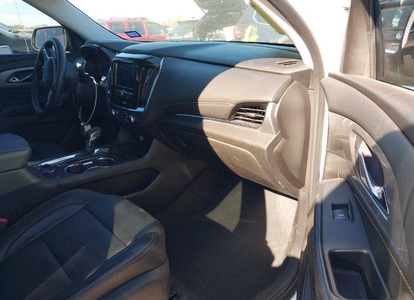 Photo 5 of 2021 Chevrolet Traverse FWD LS (VIN 1GNERFKW1MJ154420)