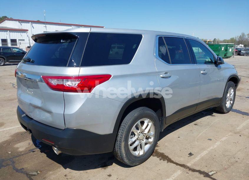 Photo 4 of 2021 Chevrolet Traverse FWD LS (VIN 1GNERFKW1MJ255148)