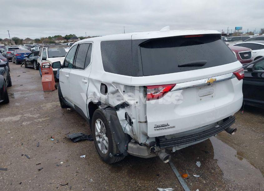 Photo 3 of 2021 Chevrolet Traverse FWD LS (VIN 1GNERFKW1MJ261760)