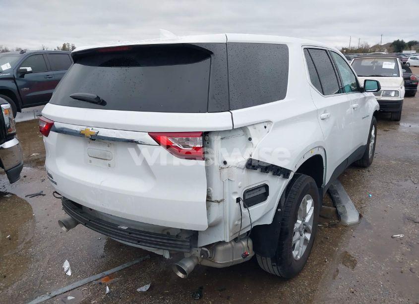 Photo 4 of 2021 Chevrolet Traverse FWD LS (VIN 1GNERFKW1MJ261760)