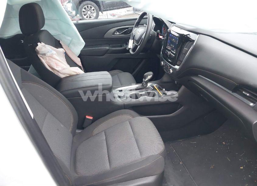 Photo 5 of 2021 Chevrolet Traverse FWD LS (VIN 1GNERFKW1MJ261760)