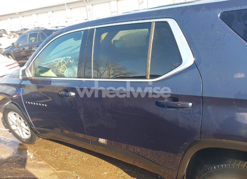 Photo 15 of 2022 Chevrolet Traverse FWD LS (VIN 1GNERFKW1NJ153821)