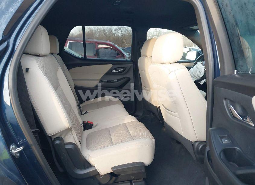 Photo 8 of 2022 Chevrolet Traverse FWD LS (VIN 1GNERFKW1NJ153821)