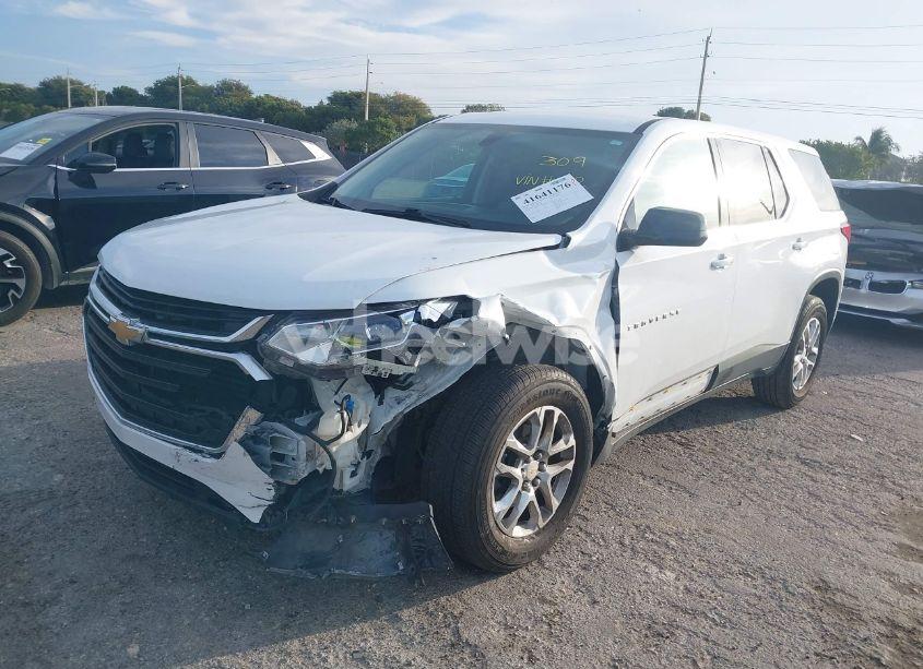 Photo 2 of 2018 Chevrolet Traverse LS (VIN 1GNERFKW2JJ150288)