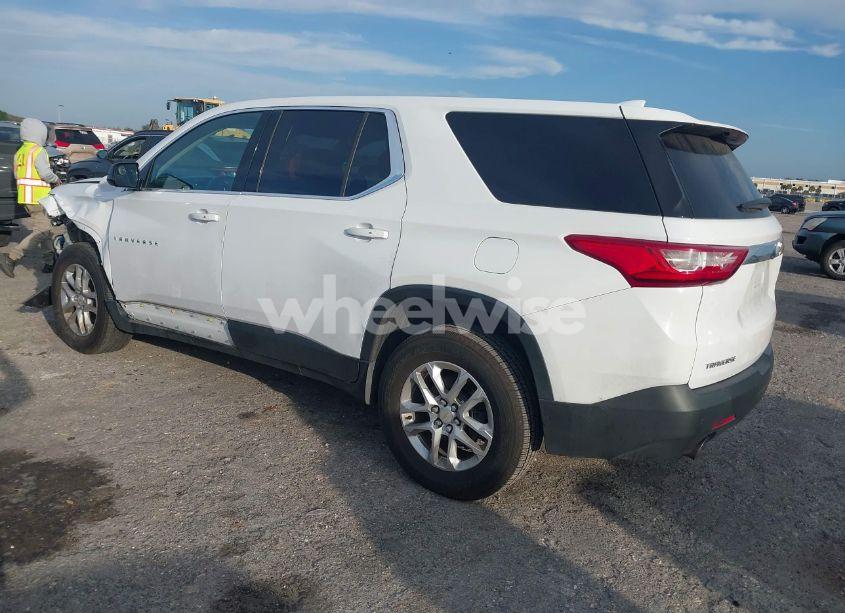 Photo 3 of 2018 Chevrolet Traverse LS (VIN 1GNERFKW2JJ150288)