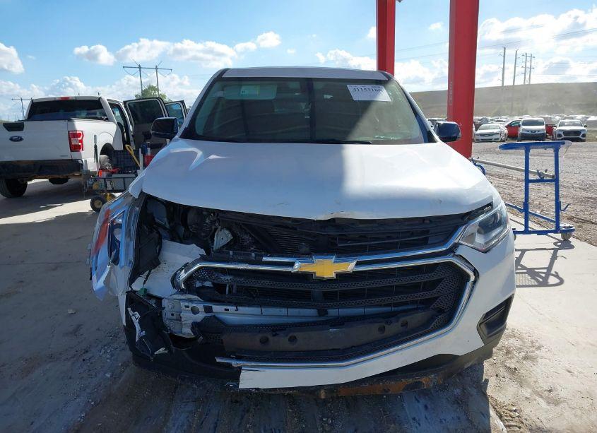 Photo 12 of 2019 Chevrolet Traverse LS (VIN 1GNERFKW2KJ253972)