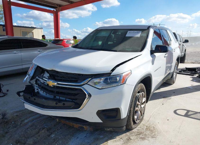 Photo 2 of 2019 Chevrolet Traverse LS (VIN 1GNERFKW2KJ253972)