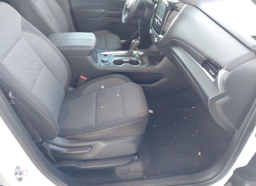 Photo 5 of 2019 Chevrolet Traverse LS (VIN 1GNERFKW2KJ253972)