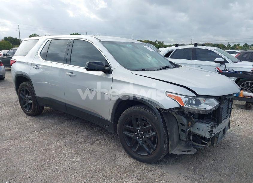 2019 Chevrolet Traverse LS (VIN 1GNERFKW2KJ260713) main photo