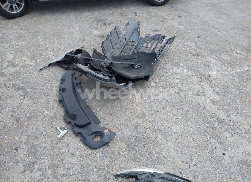 Photo 12 of 2019 Chevrolet Traverse LS (VIN 1GNERFKW2KJ260713)