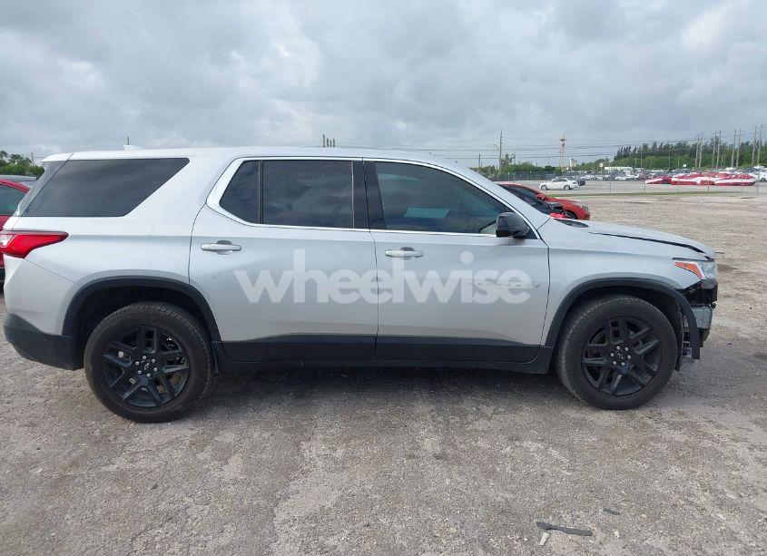 Photo 14 of 2019 Chevrolet Traverse LS (VIN 1GNERFKW2KJ260713)
