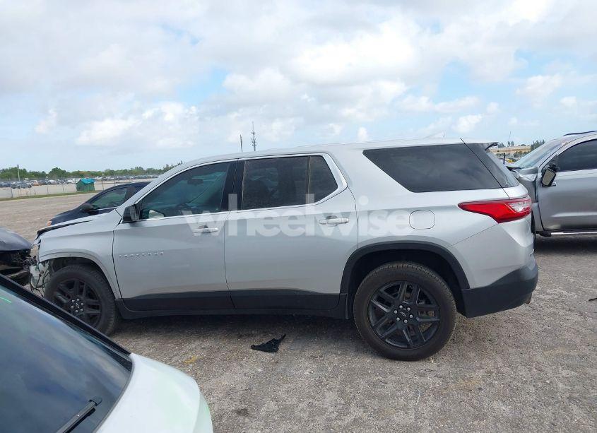 Photo 15 of 2019 Chevrolet Traverse LS (VIN 1GNERFKW2KJ260713)