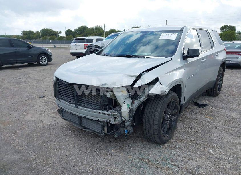 Photo 6 of 2019 Chevrolet Traverse LS (VIN 1GNERFKW2KJ260713)