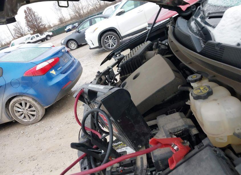 Photo 10 of 2019 Chevrolet Traverse LS (VIN 1GNERFKW2KJ264180)