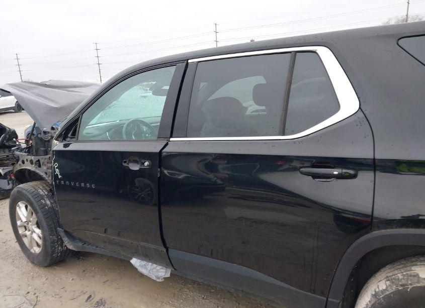 Photo 15 of 2019 Chevrolet Traverse LS (VIN 1GNERFKW2KJ264180)
