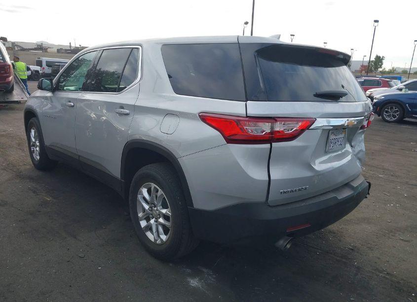 Photo 3 of 2020 Chevrolet Traverse FWD LS (VIN 1GNERFKW2LJ107346)