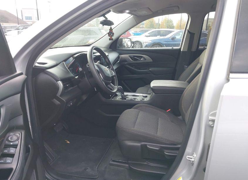 Photo 5 of 2020 Chevrolet Traverse FWD LS (VIN 1GNERFKW2LJ107346)