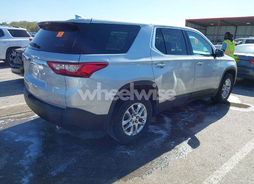 Photo 4 of 2020 Chevrolet Traverse FWD LS (VIN 1GNERFKW2LJ301147)