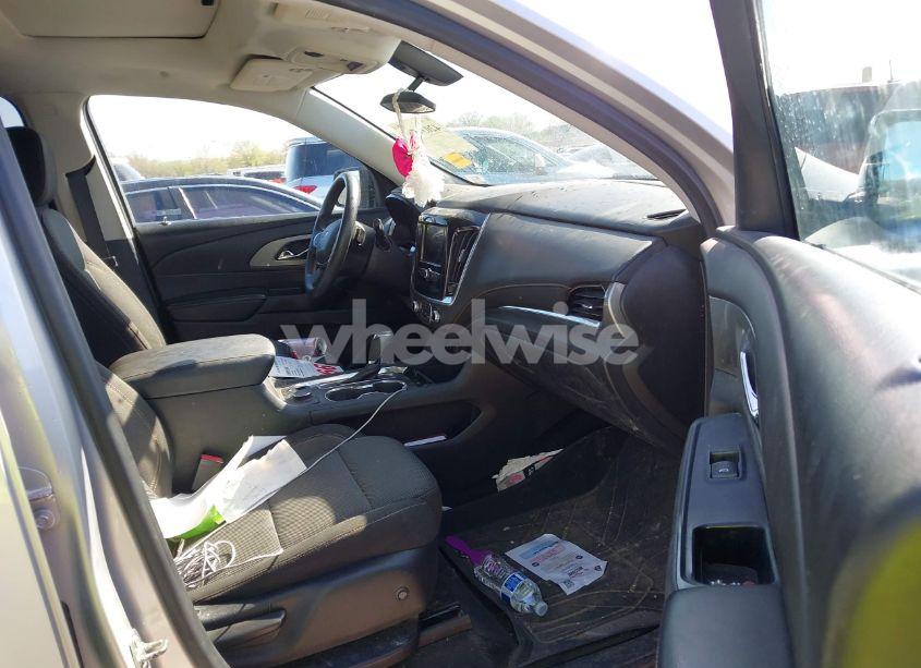 Photo 5 of 2020 Chevrolet Traverse FWD LS (VIN 1GNERFKW2LJ301147)
