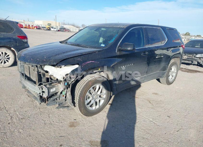 Photo 2 of 2020 Chevrolet Traverse FWD LS (VIN 1GNERFKW2LJ316618)