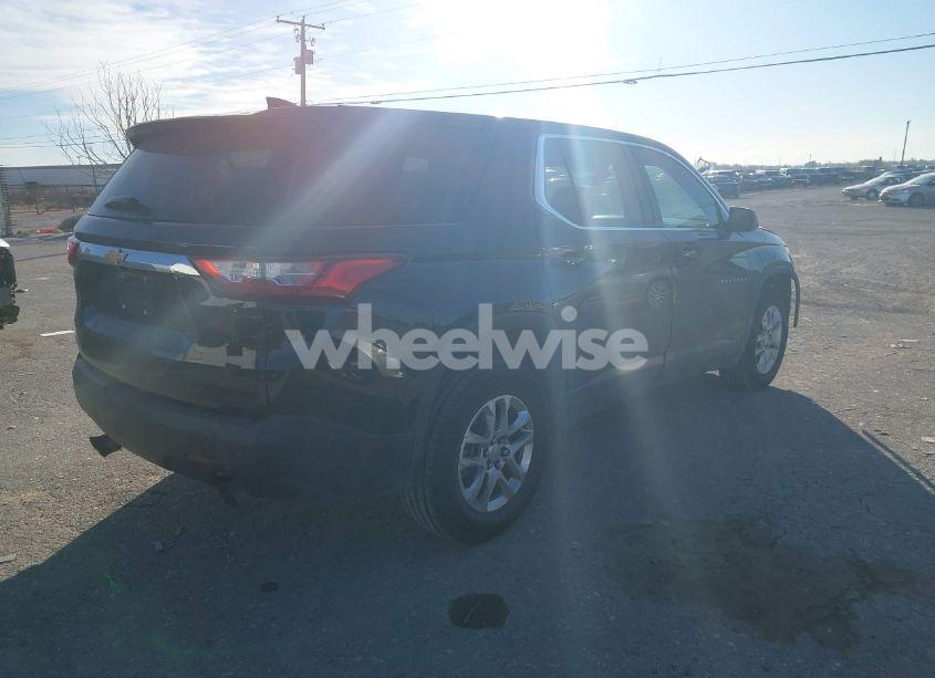 Photo 4 of 2020 Chevrolet Traverse FWD LS (VIN 1GNERFKW2LJ316618)