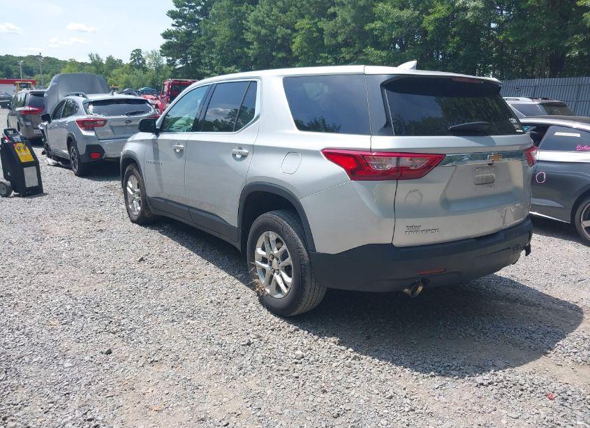 Photo 3 of 2021 Chevrolet Traverse FWD LS (VIN 1GNERFKW2MJ123371)