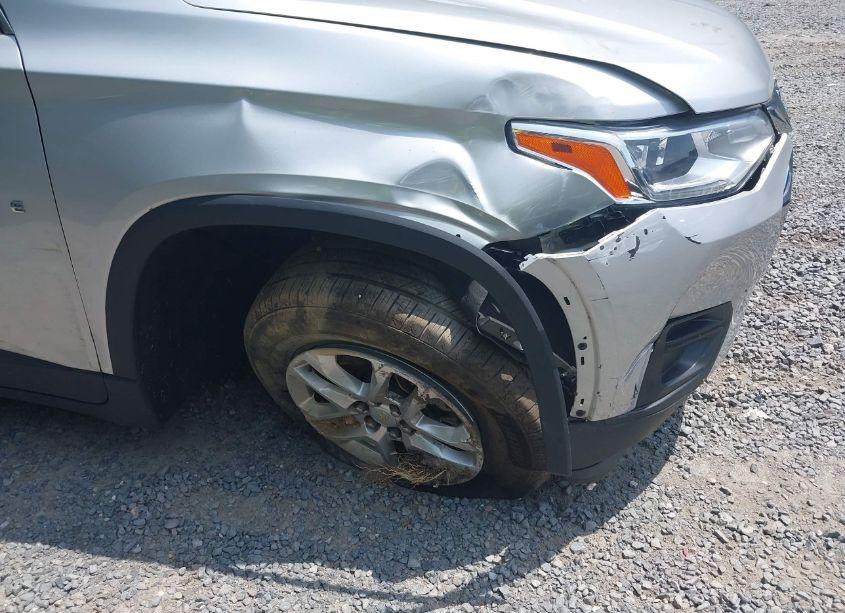 Photo 6 of 2021 Chevrolet Traverse FWD LS (VIN 1GNERFKW2MJ123371)