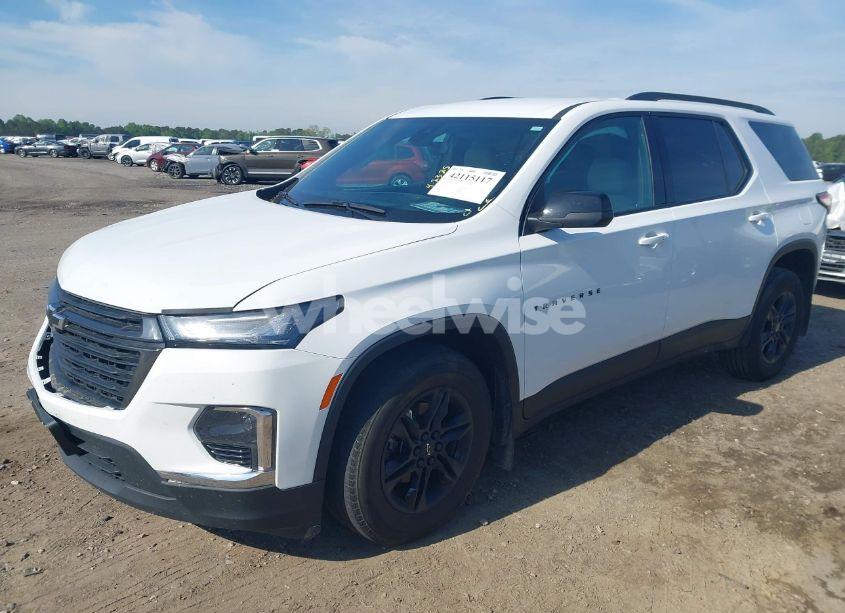 Photo 2 of 2022 Chevrolet Traverse FWD LS (VIN 1GNERFKW2NJ179022)