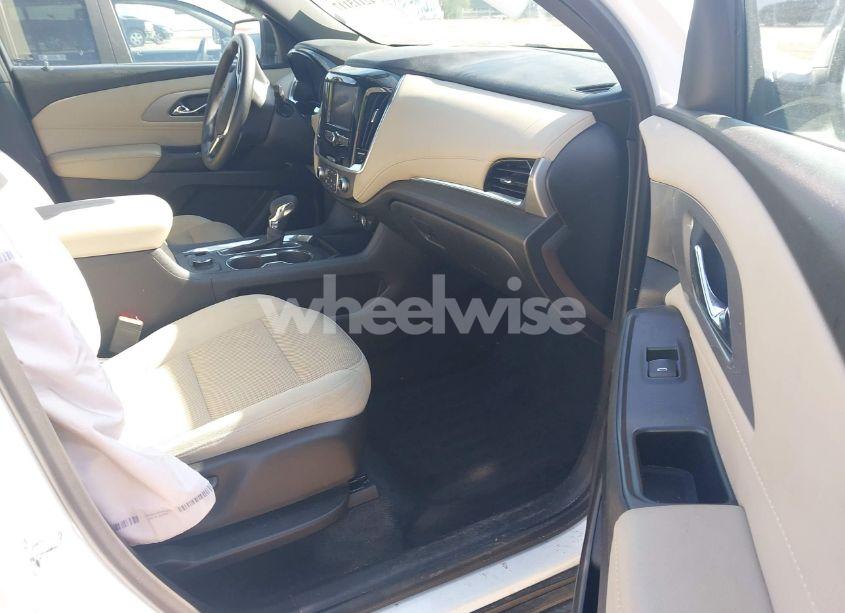 Photo 5 of 2022 Chevrolet Traverse FWD LS (VIN 1GNERFKW2NJ179022)