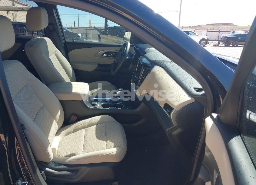 Photo 5 of 2023 Chevrolet Traverse FWD LS (VIN 1GNERFKW2PJ238587)