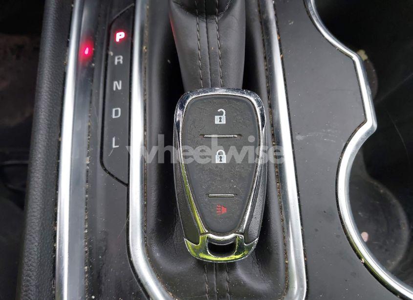 Photo 11 of 2018 Chevrolet Traverse LS (VIN 1GNERFKW3JJ106400)