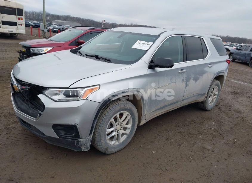Photo 2 of 2018 Chevrolet Traverse LS (VIN 1GNERFKW3JJ106400)