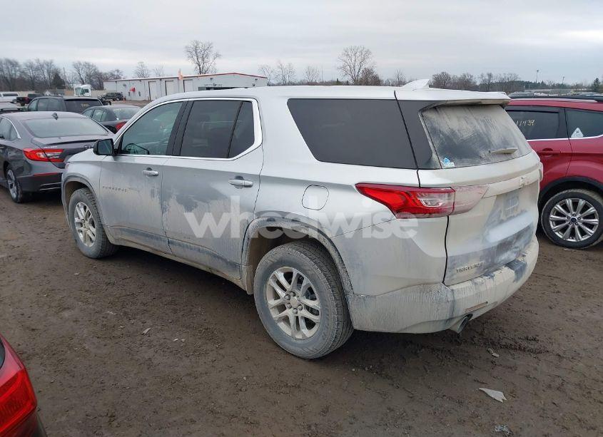 Photo 3 of 2018 Chevrolet Traverse LS (VIN 1GNERFKW3JJ106400)