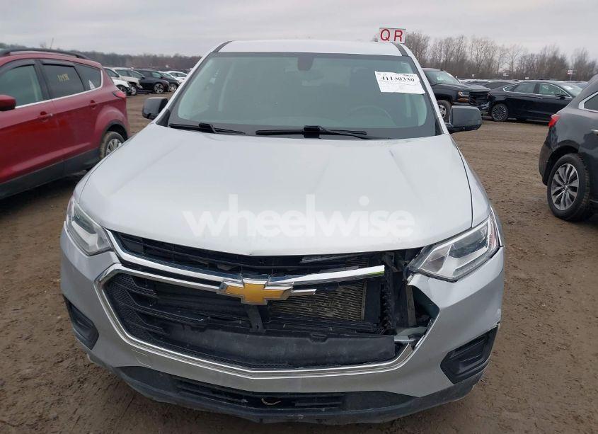 Photo 6 of 2018 Chevrolet Traverse LS (VIN 1GNERFKW3JJ106400)