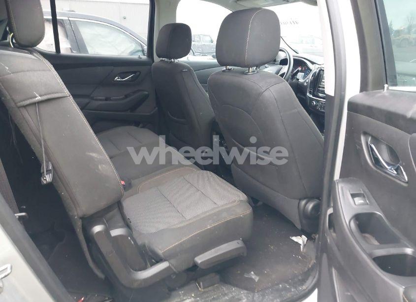 Photo 8 of 2018 Chevrolet Traverse LS (VIN 1GNERFKW3JJ106400)