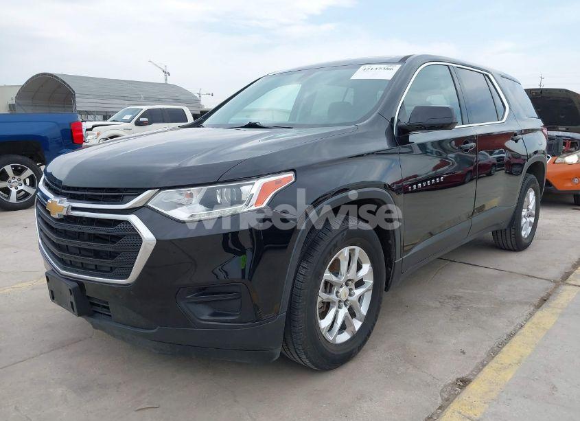 Photo 2 of 2018 Chevrolet Traverse LS (VIN 1GNERFKW3JJ138537)