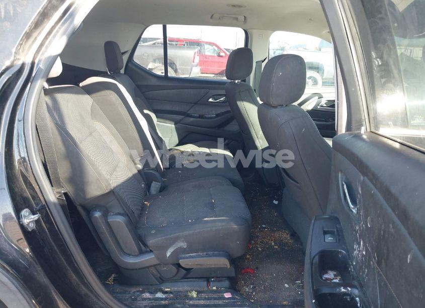 Photo 8 of 2018 Chevrolet Traverse LS (VIN 1GNERFKW3JJ140207)