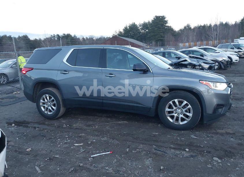 Photo 14 of 2018 Chevrolet Traverse LS (VIN 1GNERFKW3JJ282833)