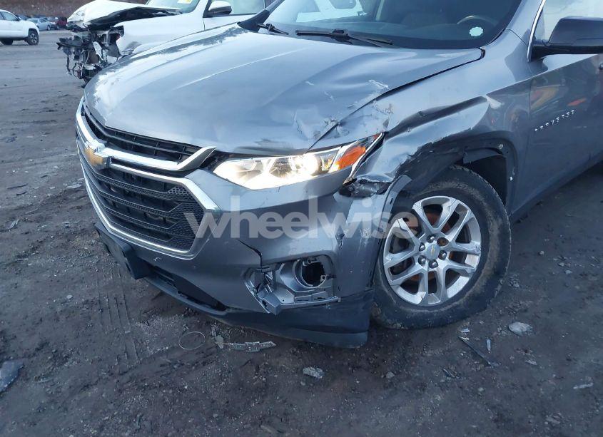 Photo 6 of 2018 Chevrolet Traverse LS (VIN 1GNERFKW3JJ282833)