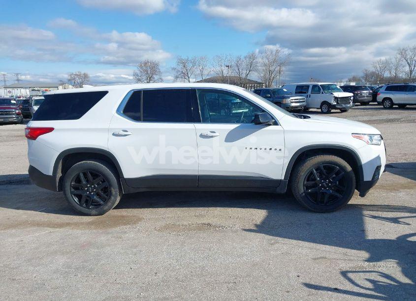 Photo 13 of 2019 Chevrolet Traverse LS (VIN 1GNERFKW3KJ168123)