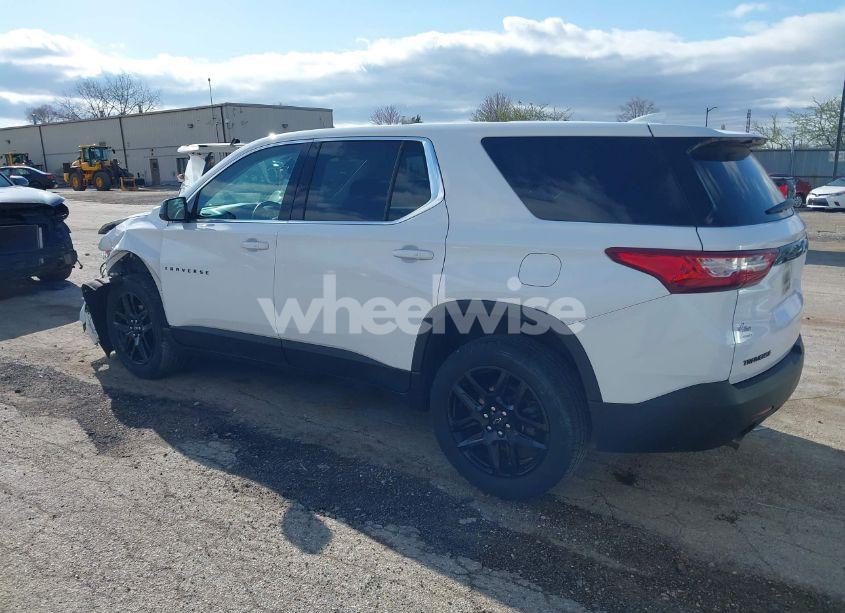 Photo 3 of 2019 Chevrolet Traverse LS (VIN 1GNERFKW3KJ168123)