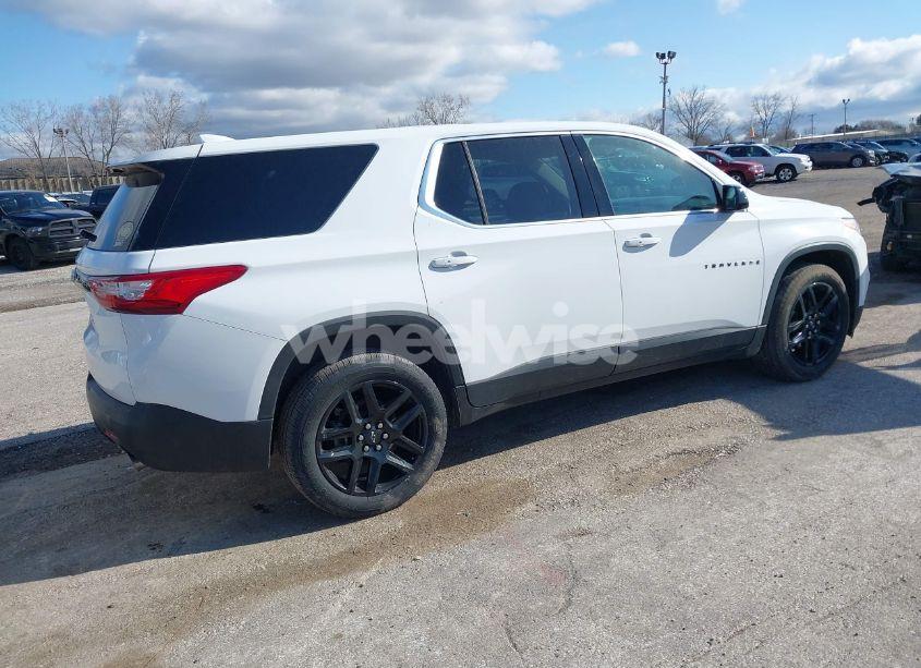Photo 4 of 2019 Chevrolet Traverse LS (VIN 1GNERFKW3KJ168123)