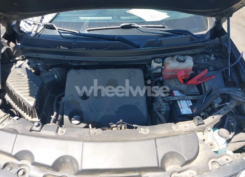 Photo 10 of 2019 Chevrolet Traverse LS (VIN 1GNERFKW3KJ222388)