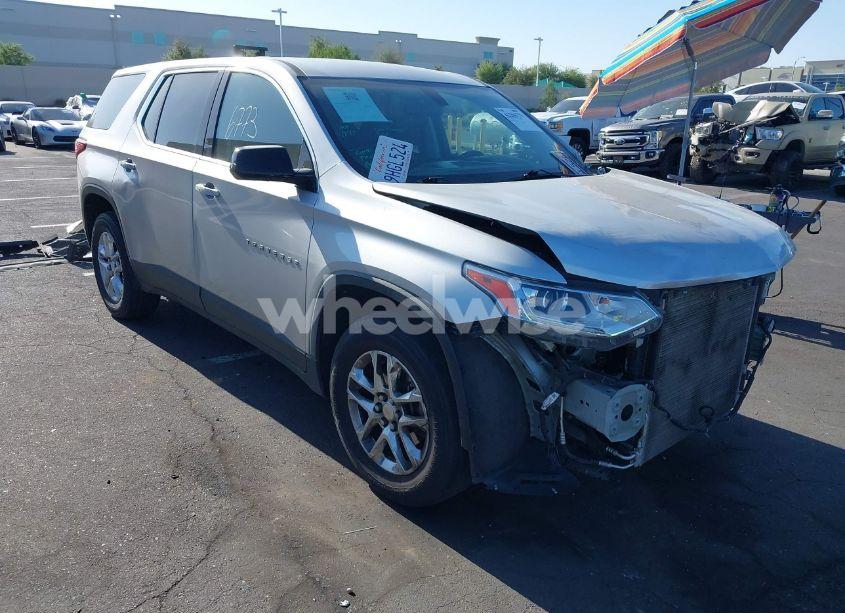 2019 Chevrolet Traverse LS (VIN 1GNERFKW3KJ238929) main photo