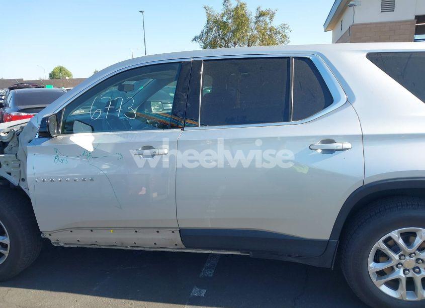 Photo 15 of 2019 Chevrolet Traverse LS (VIN 1GNERFKW3KJ238929)