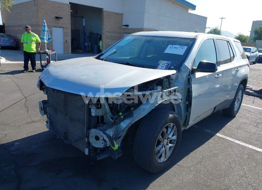 Photo 2 of 2019 Chevrolet Traverse LS (VIN 1GNERFKW3KJ238929)