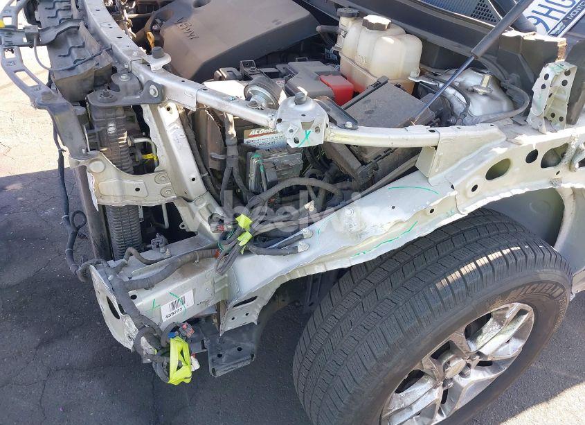 Photo 20 of 2019 Chevrolet Traverse LS (VIN 1GNERFKW3KJ238929)